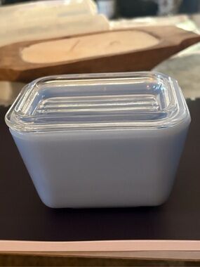 (92)Antique Delphine Blue Glass Pyrex Container